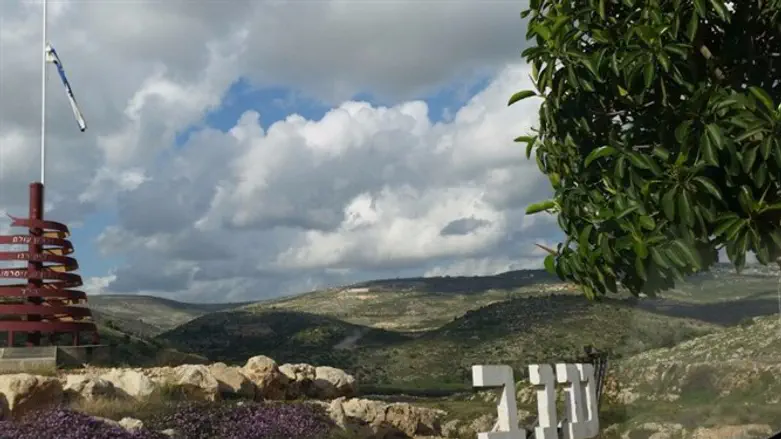 היישוב ענב