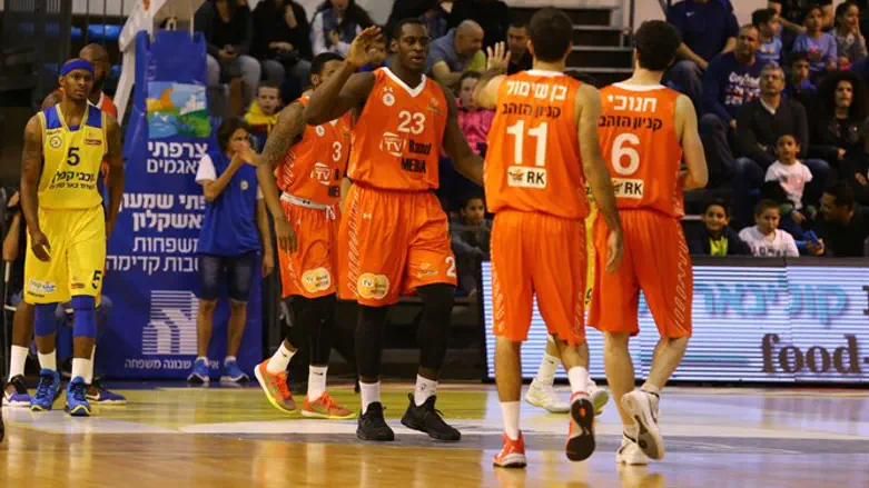 מתקרבים לשלב הבא. שחקני האלופה