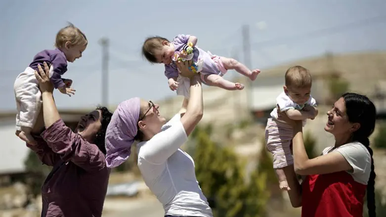 כל אישה יודעת את כוחותיה
