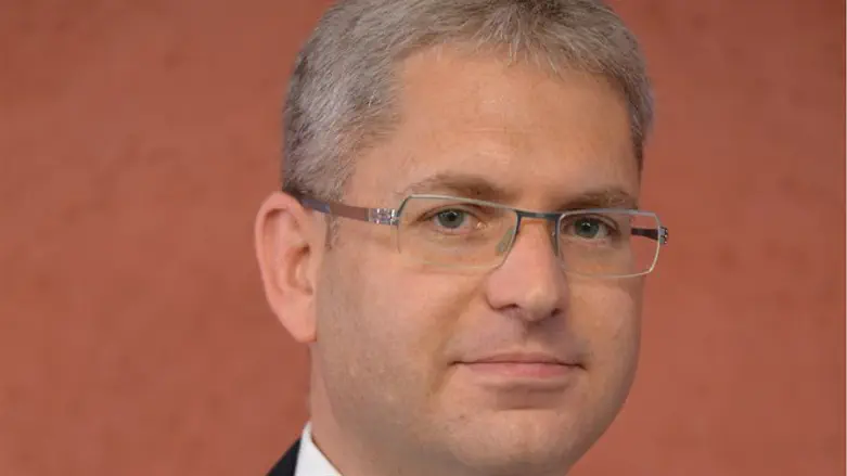 ימונה. עו"ד מאיר לוין