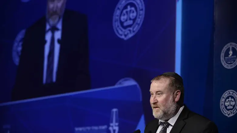 אביחי מנדלבליט