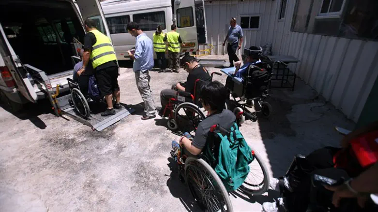 נכים. למצולמים אין קשר לידיעה