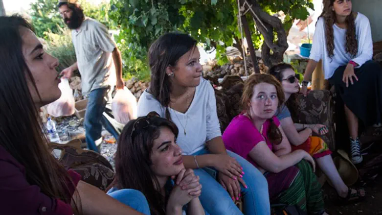 Israeli Jewish youth participate in coexistence meeting with Arabs