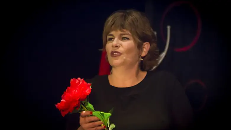 גם בנות עשרה נהנו. '40 לשם שינוי'