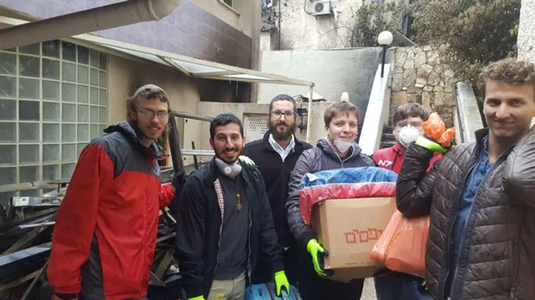 Chabad volunteers