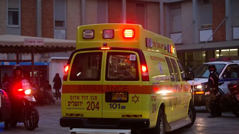 Ambulance carrying terror victim arrives at Hadassah Ein Kerem hospital