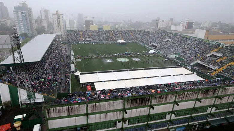 המונים בהלוויה