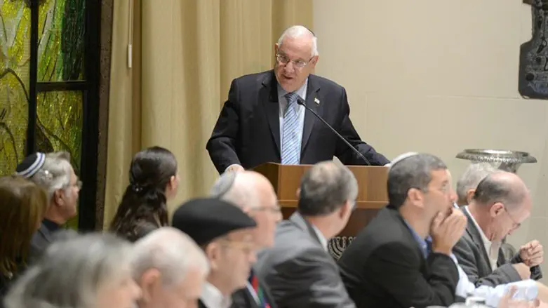 בית הנשיא, הערב