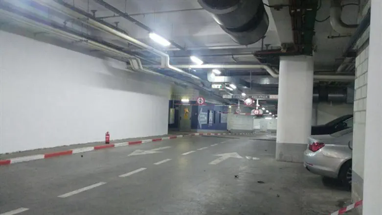 Scene of explosion near Meir Shamir's car (archive)