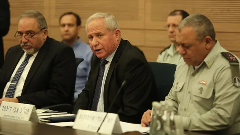 דיון בוועדת חוץ וביטחון