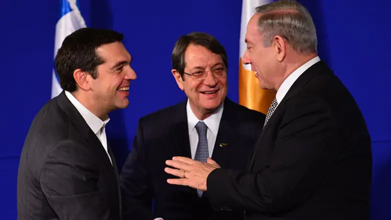 Биньямин Нетаньяху с президентом Кипра и премьер-министром Греции