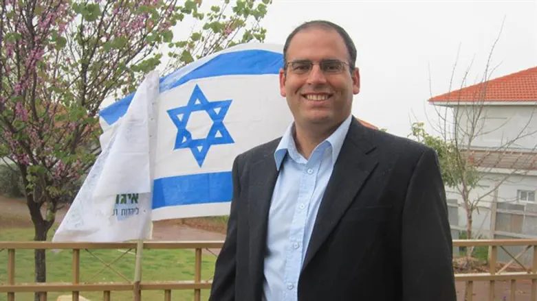 צחי דיקשטיין