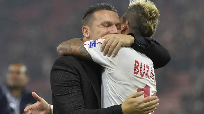 מאור בוזגלו וברק בכר, חוגגים את העלייה