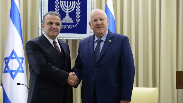 Rivlin and Turkish ambassador Kemal Okam