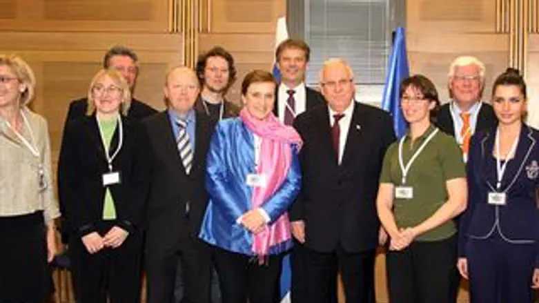 ריבלין עם חברי המשלחת. היום