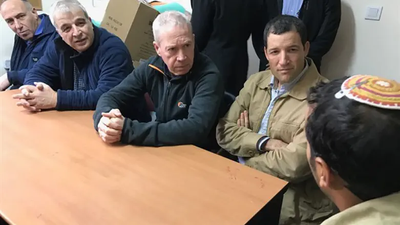 Галант на встрече с лидерами Амоны