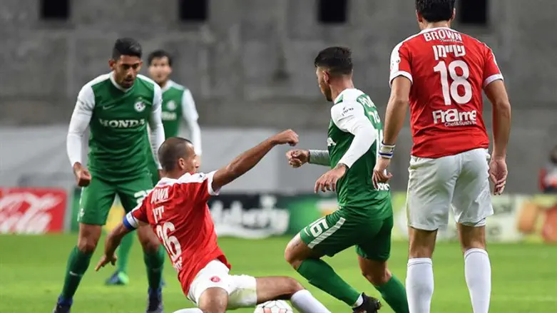 שחקני הפועל מול חיפה. יעלו לשחק הערב?