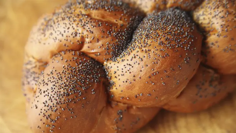 Challah (illustration)