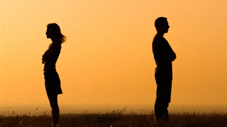 זוג זוגיות דייט איש אישה בחור בחורה אהבה