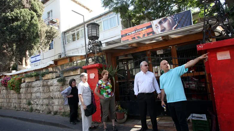 הכניסה לקולנוע סמדר בירושלים