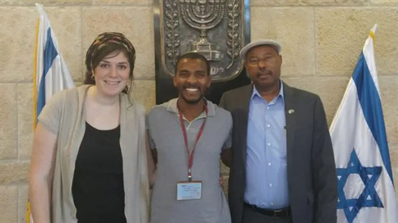 ח"כ נגוסה עם בני הזוג אסנקוו'