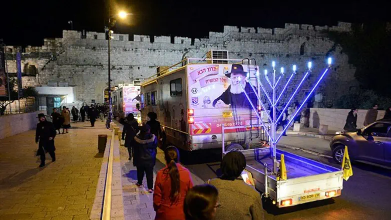 "טנק מצוות" של חב"ד בכותל