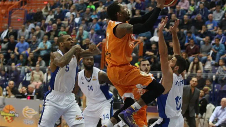 ליונס במדי ראשלצ בעונה שעברה