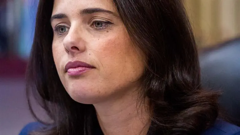 Ayelet Shake