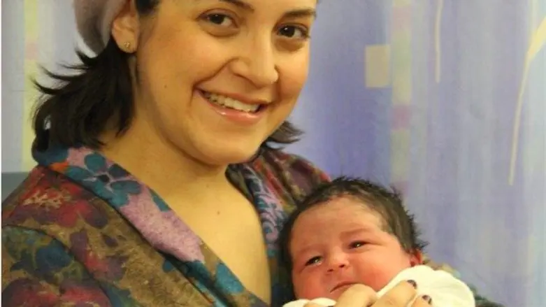 אילה קרסנטי ובנה הטרי, מודל 2017