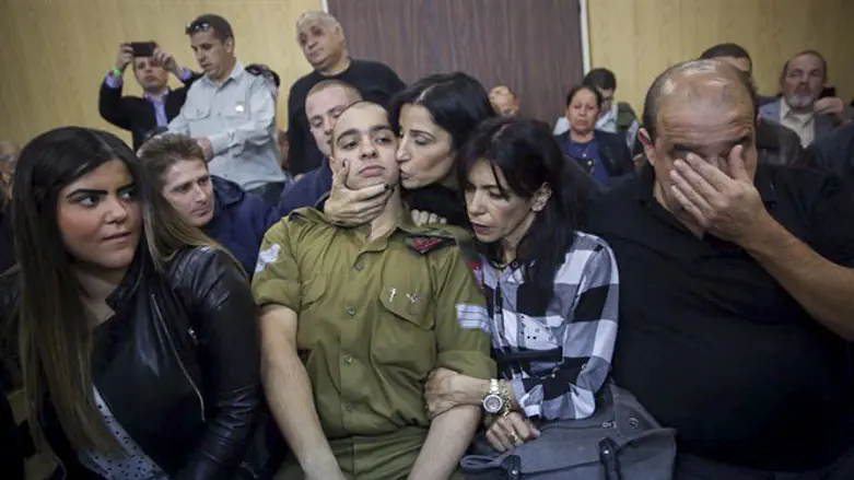אזריה ומשפחתו בהכרעת הדין