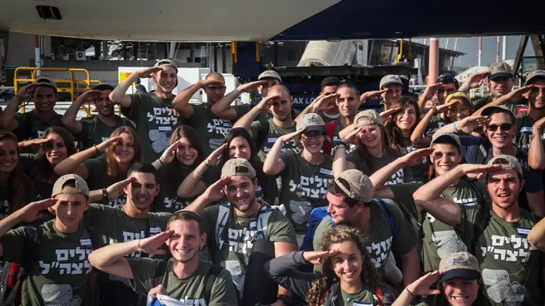Lone soldiers making aliyah