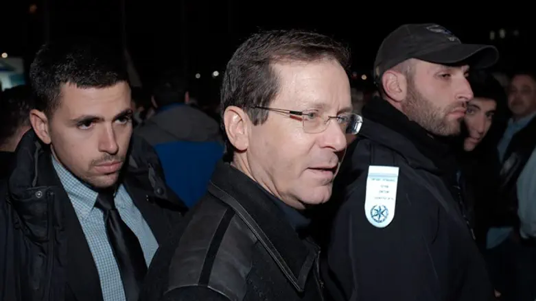 ניצול ציני. הרצוג בעצרת אתמול