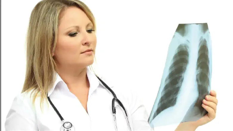 ליווי של רובוט שמדקלם את השולחן ערוך