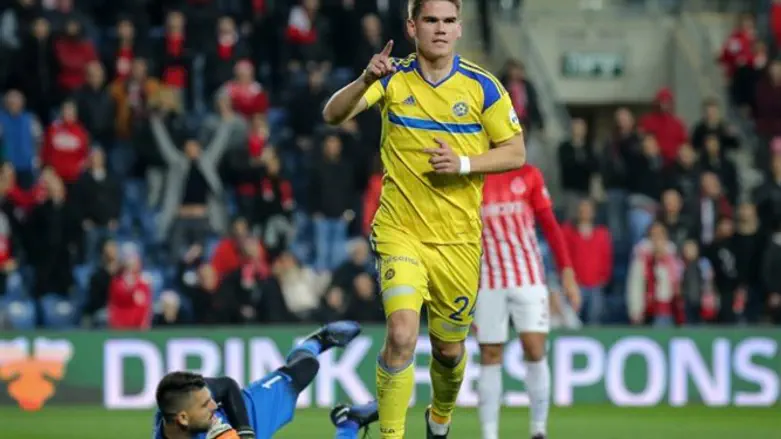 קיארטנסון. כבש את השער היחידי במשחק