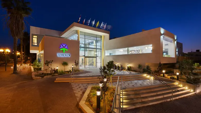 מלון אירוס בנדבר