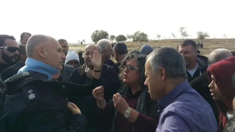 Arab MKs clash with police
