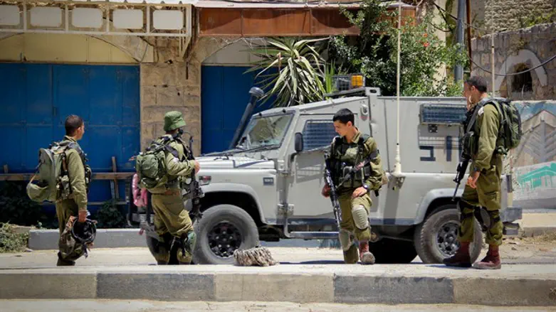 IDF soldiers in Hevron (file)