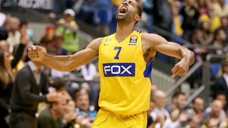 רנדל במדי הצהובים. מכה קשה לירושלמים