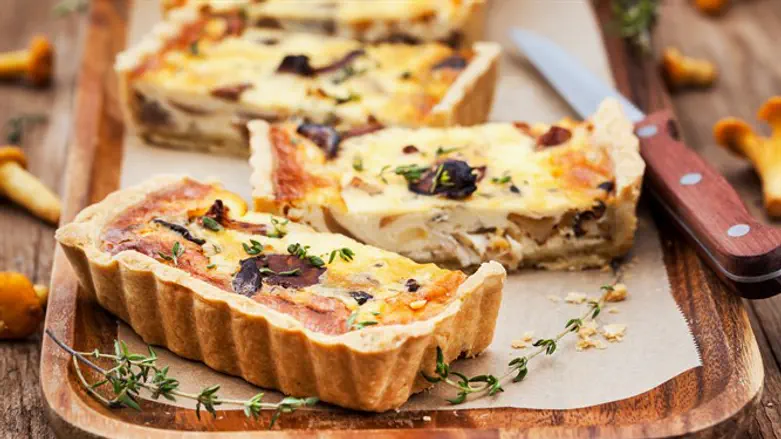 קיש פשטידה בצל פטריות בישול אפיה מתכון מתכונים אוכל מזון מטבח