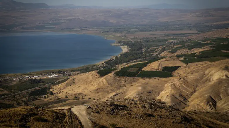 בני הנוער הדתיים שמבלים בחופי הכנרת ומועדים להתנהגויות סיכון, בסך הכול צמאים לקשר. הכנרת