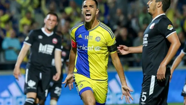 זהבי במדי מכבי ת"א