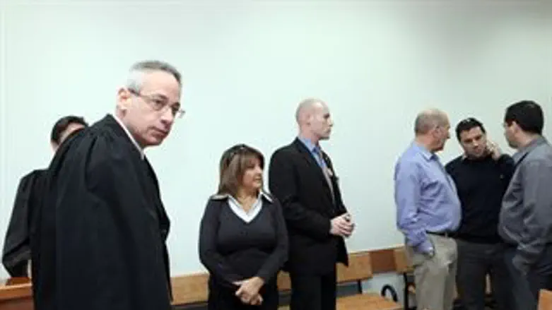 אולמרט בבית המשפט. ארכיון