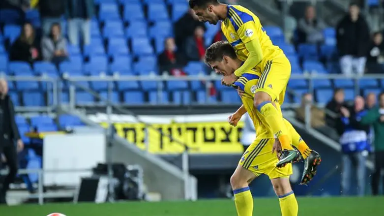 שחקני מכבי חוגגים הערב