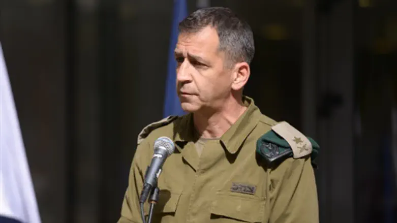 האריך את ההשעייה. כוכבי