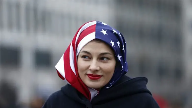 מפגינה נגד טראמפ בברלין