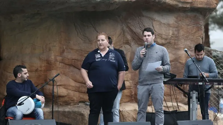 מארגני הליכודיאדה מקריאים את האגרת