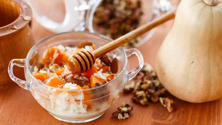 אורז דלורית ירקות שקדים צימוקים דבש בישול מתכון מתכונים