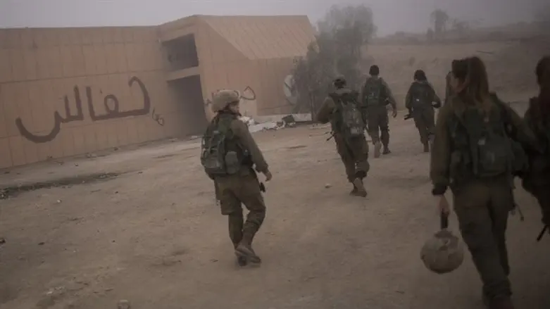 Солдаты-женщины на учениях