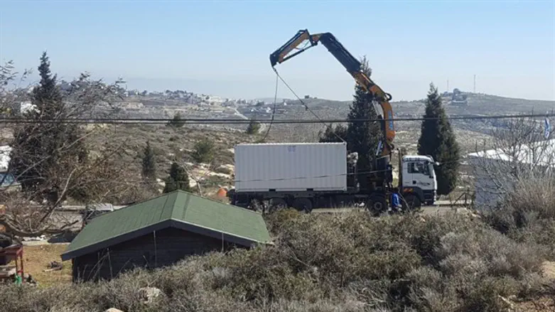 אורזים בעמונה