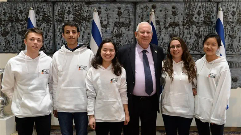 ריבלים עם חלק מהתלמידים